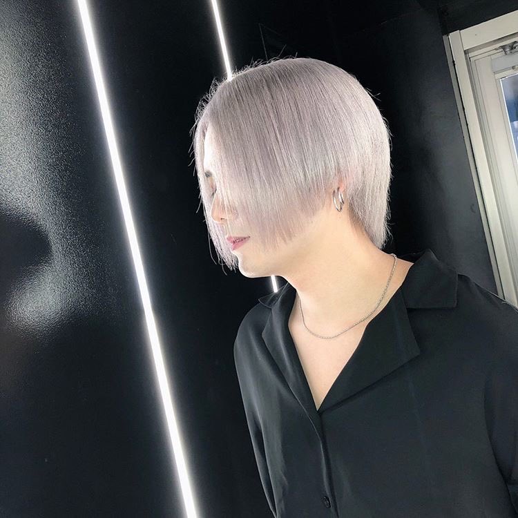 oorer7474's tweet image. とりあえず最高でした

最強のカラーの魔術師のトモさんに
夢だったホワイトにしてもらいました
わがまま言ってカラーの調合を
りゅーきバージョンにしてもらって
お話も楽しくてずっと笑ってたし
全くブリーチも痛くないし

「最高」でしかない。

東京の赤坂にある
Salon Ryu のTOMO様です