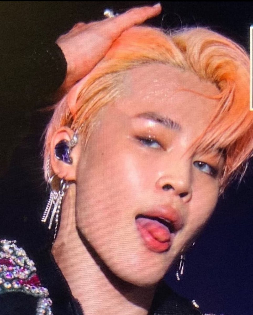 Sweaty Jimin is the hottest thing you'll ever see.. -A thread