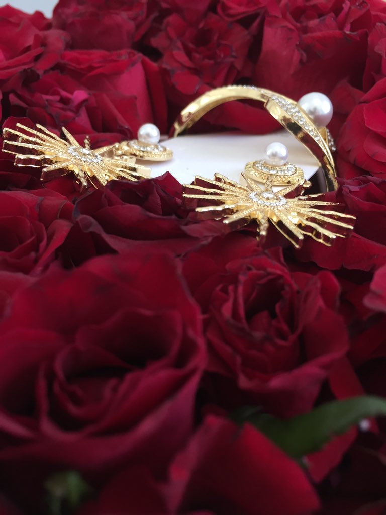 Je una birthday,anniversary,graduation,baby shower n.k je unahitaji Mapambo mbalmbal ya nyumban na ofisini 🌸@Nahlovepetals ndio jibu la maswali yako.📞0719616122✅tuffolow instagram kuona kazi zetu🙏.#TwitterGulio