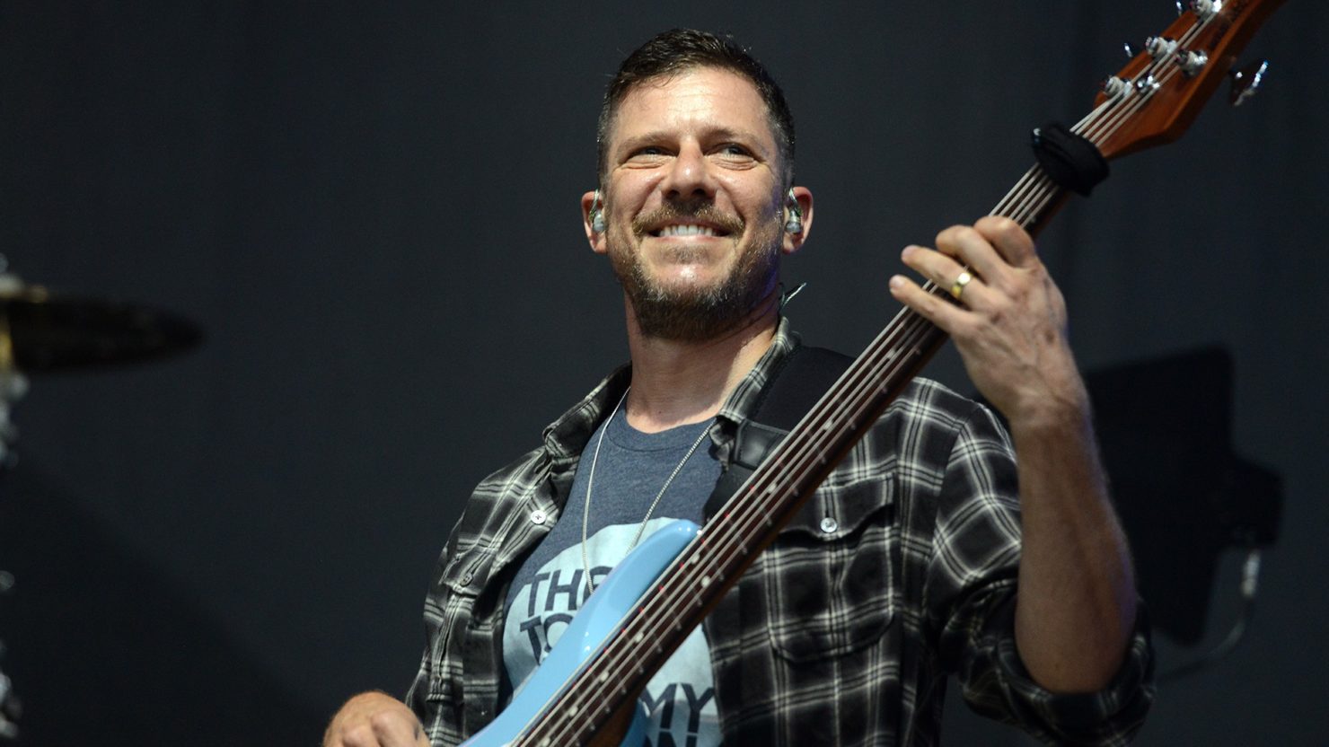 Happy Birthday Stefan Lessard: Dave Matthews Band Performs At Beacon Theatre In 1995  