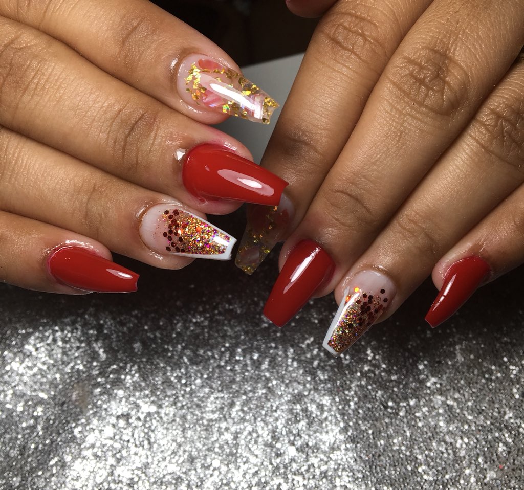 icnailsdesigner's tweet photo. Colocação de acrigel✨❤️ #acrilicnails #acrigelformatos #madreperola #folhasdeouro #Ballerina #magicnails #UnhasVermelhas #NailsDesigner #glitter #ManicurePorAmor #Naturalidade https://t.co/ASrOgqYsF5