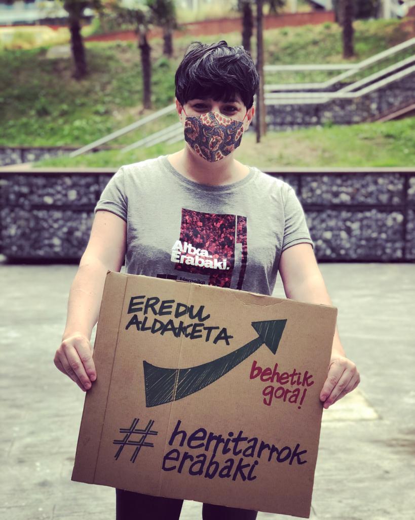 Erabakimena gutxi batzuen esku uzten badugu, betiko norabidean jarraituko dugu.

Eredu aldaketa bat nahi badugu, guztiok erabaki beharko dugu.

#HemenErabaki #HerritarrokErabaki
<a href="/Gure_Esku/">Gure Esku</a> <a href="/DonostiaGE/">Donostia Gure Esku</a> @Hamaika_Gara