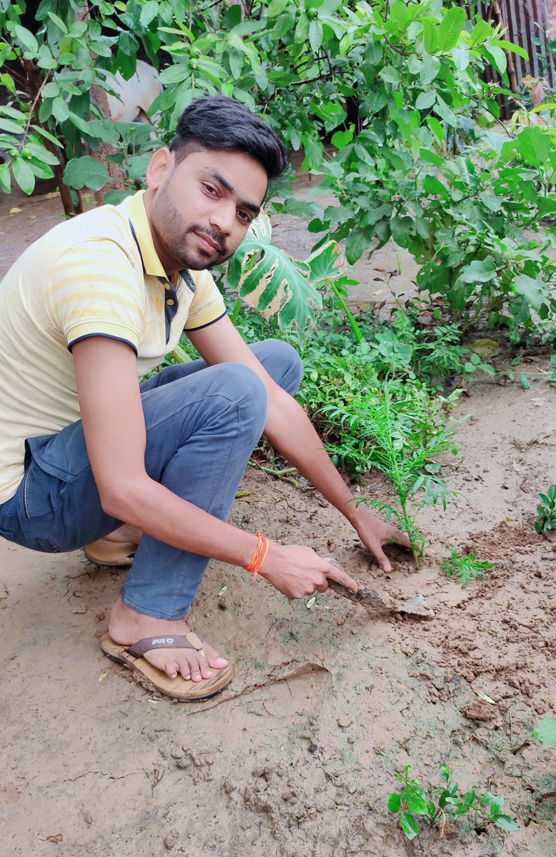 vimalwap's tweet image. भारतीय संस्कृति में प्रकृति संरक्षण एक महत्वपूर्ण कर्तव्य है। पेड़-पौधे, नदी-पर्वत, अग्नि-वायु सहित प्रकृति के विभिन्न रूप हमारे लिए वंदनीय हैं
 &apos;विश्व पर्यावरण दिवस&apos; 

#cscplantatree #cscindia #vlesociety