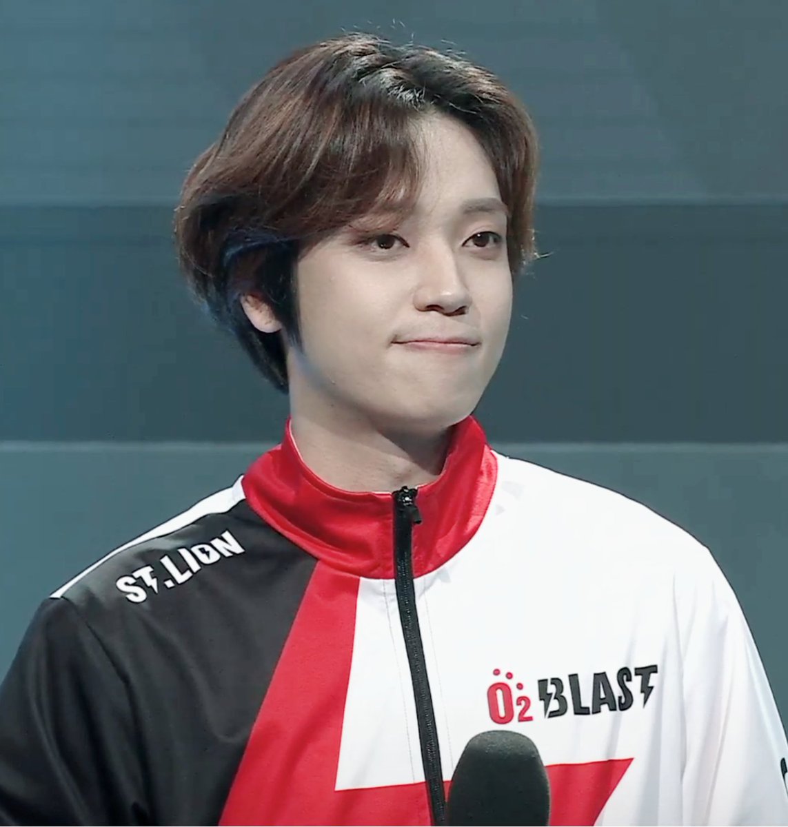 Perfect_niel816's tweet photo. #틴탑  #니엘 #NlEL 💋💜
#O2Blast  #오버워치 #명예선수

유니품 넘 잘어울린다👍👍
니에리 입술 ㅜㅜ https://t.co/JNI3tUF5wD