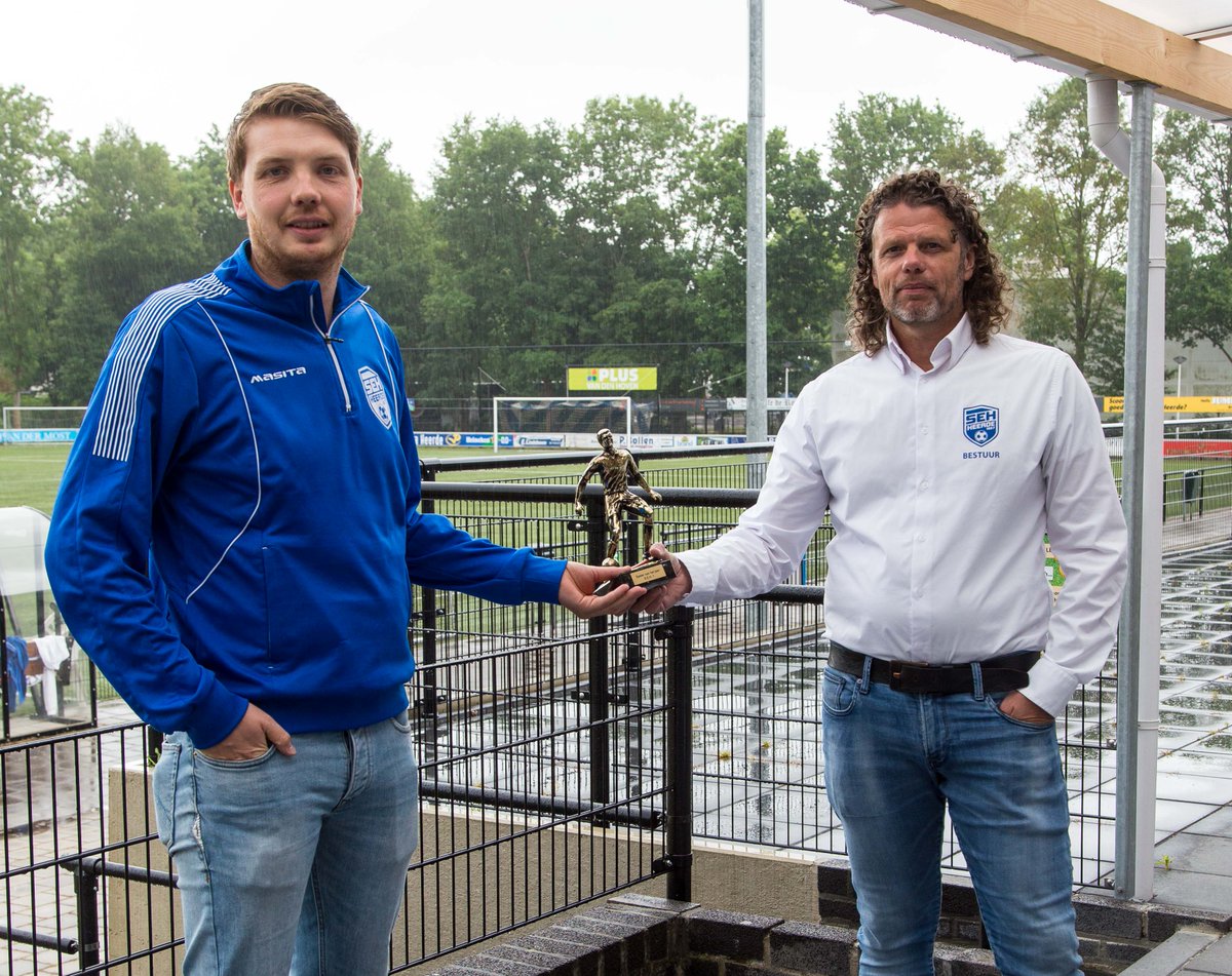 Michiel de Gooijer speler van het jaar SEH 1! @ vvseh.nl/nieuws/1295/mi… <a href="/mdegooijer/">Michiel de Gooijer</a> #lekkerboer #seh1 #motm #primera #wijzijnseh