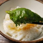 余ったタレも再利用できる!一瞬でご飯がなくなっちゃう「悪魔の壺大葉」のレシピ!