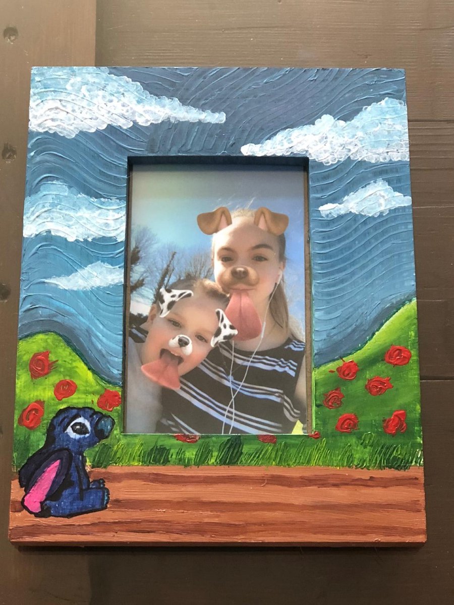 BEAcadArt's tweet photo. What a lovely collection of work from Chloe Redgewell in Year 9. Not for any project I have set her.....just for her love of Art. Keep the passion going Chloe! 🎨👏 https://t.co/tvqtXDVXDj