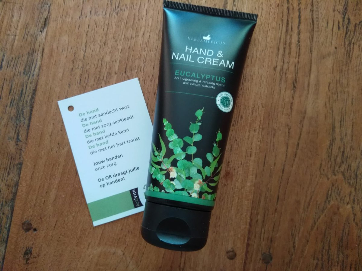 De kundige handen van onze zorgcollega's #ActiVite zijn nu ook zachte handen! Wat hebben we leuke reacties gekregen op de handcrème die we als <a href="/or_in_actie/">OR ActiVite</a> hebben uitgedeeld.
Helemaal verdiend natuurlijk, want het is waar: De OR draagt jullie op handen!