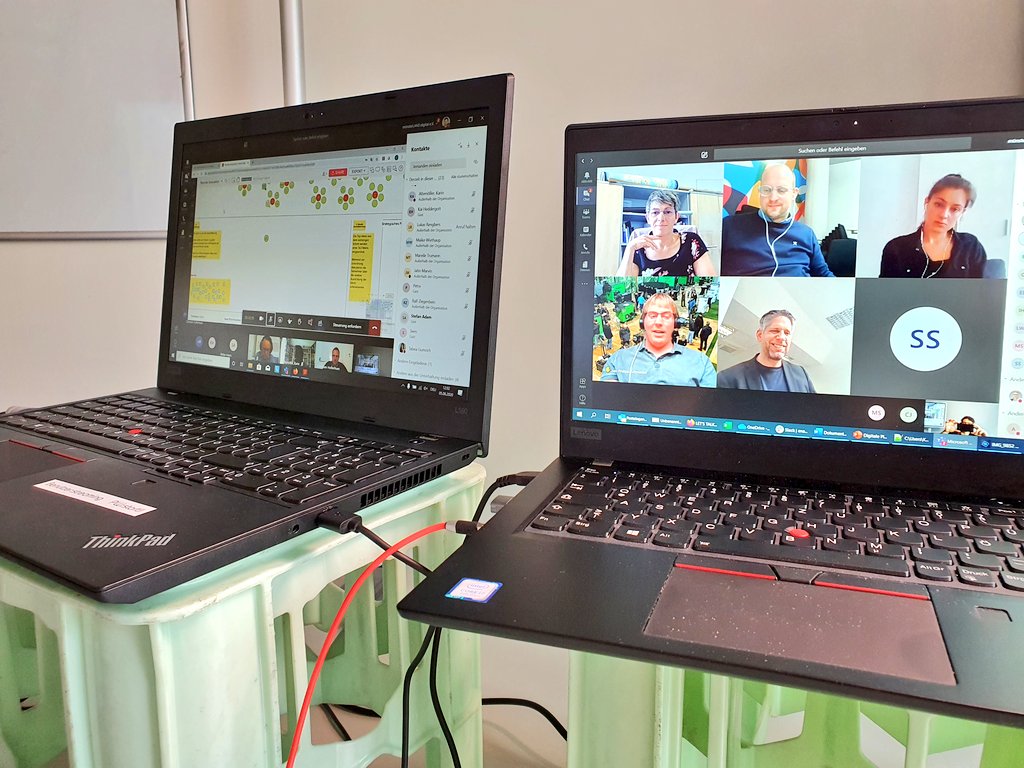 koeffi's tweet photo. Was bei Online-#Barcamps geht und offline nicht. Teilnahme in zwei Sessions gleichzeitig.😉 #enablingMSL20 #Digitalisierung https://t.co/r2f2SeqEtV