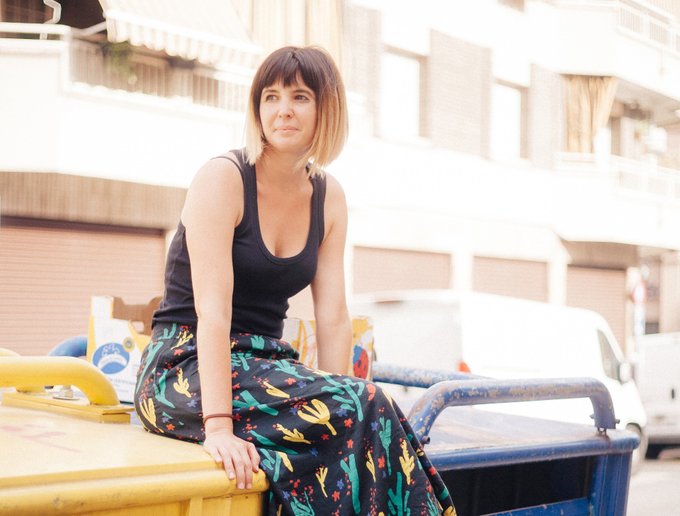 fadbarcelona's tweet photo. La sòcia de la setmana és Núria Vila d'@adgfad, dissenyadora gràfica i directora d'art compromesa amb el medi ambient, el treball en xarxa i la col·laboració interdisciplinar. Coneix-la! https://t.co/7uThSHz3Lv. #FADmembers #ADGmembers https://t.co/naCjUXSm4a