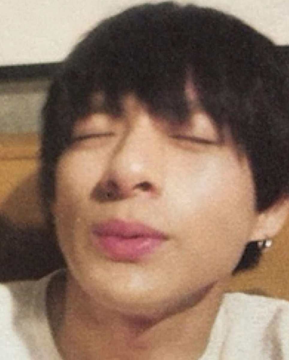 melancholy_6s's tweet photo. しょうくんにチューの番が回ってくると思うと倒れそう.....................
しょうくんのチューしょうくんのチュー.....

(本人曰くこれは "チュー顔" ではなく 
"クゥ〜って顔" らしいです)(かわいい)

#sen_is_live https://t.co/xRQcM0SHU8