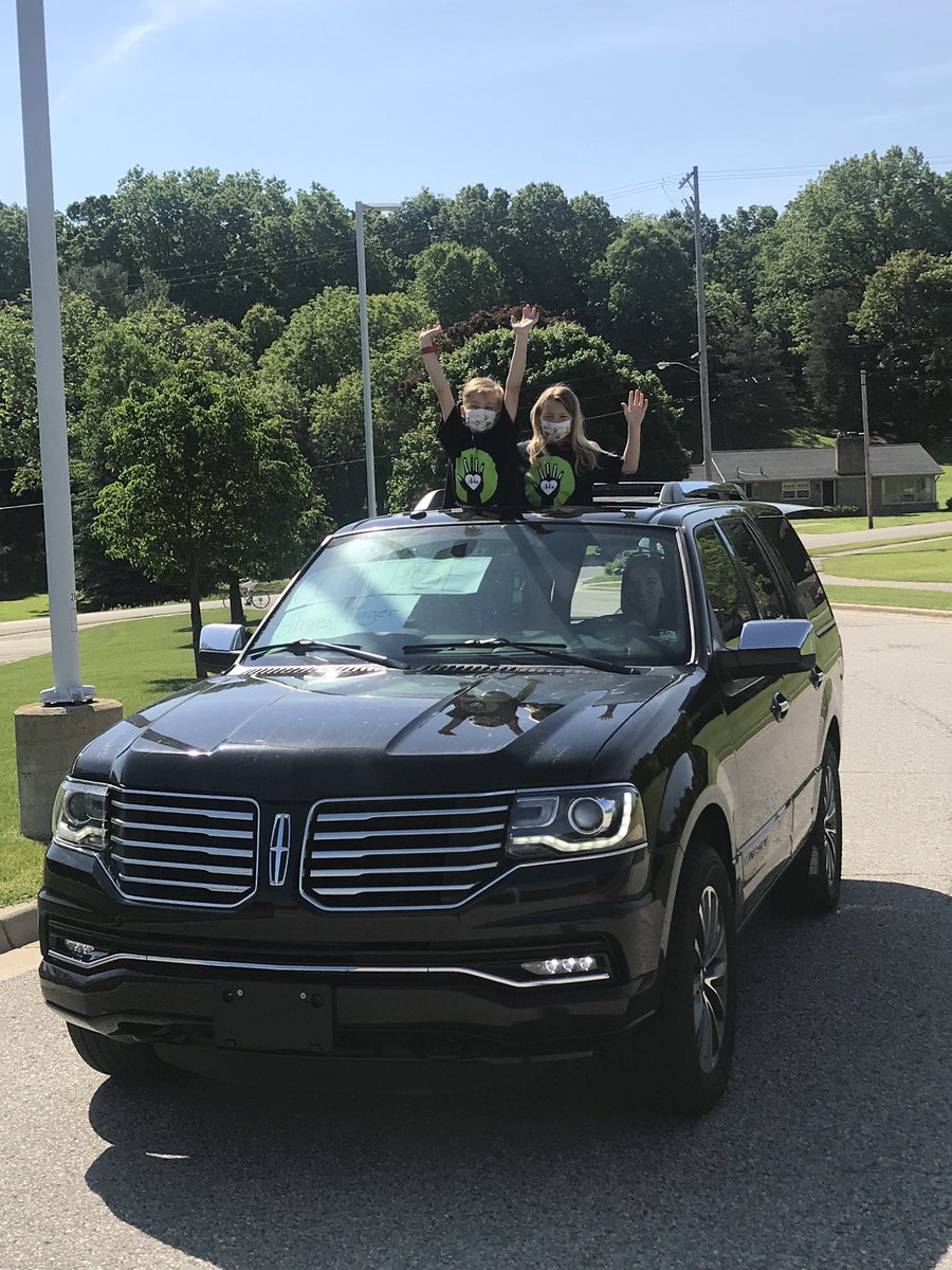 AdaFHPS's tweet image. Thank you families for stopping by yesterday to pick up student items.
We really enjoyed seeing everyone! 💚😍#Rangerstrongallyearlong