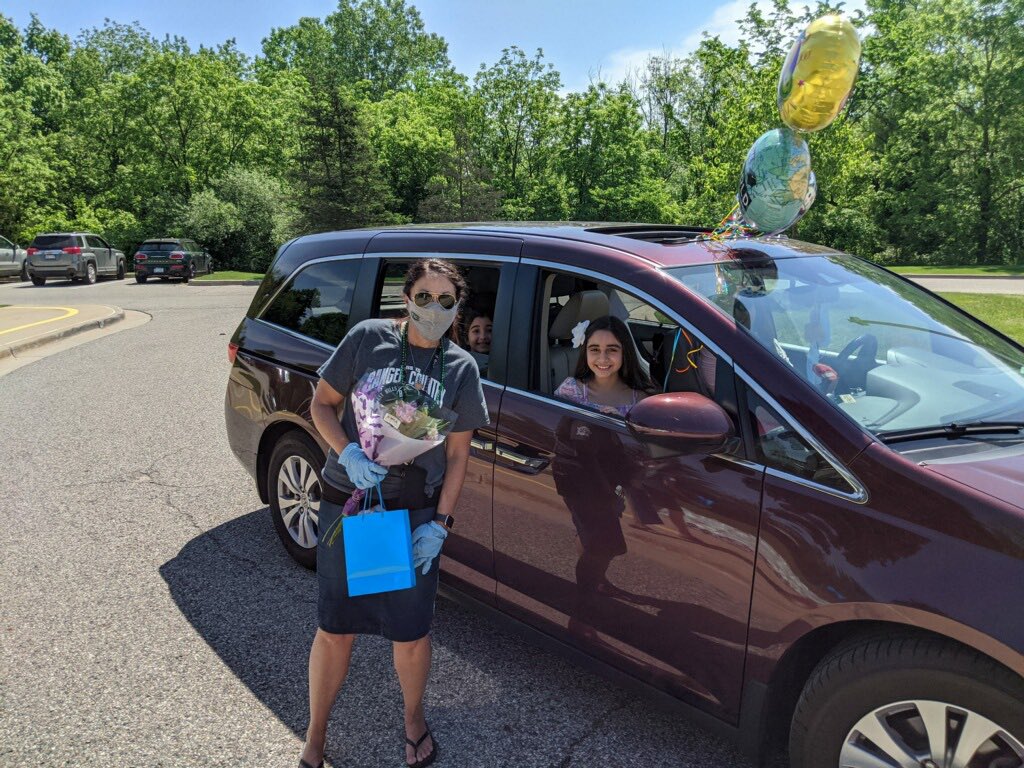 AdaFHPS's tweet image. Thank you families for stopping by yesterday to pick up student items.
We really enjoyed seeing everyone! 💚😍#Rangerstrongallyearlong