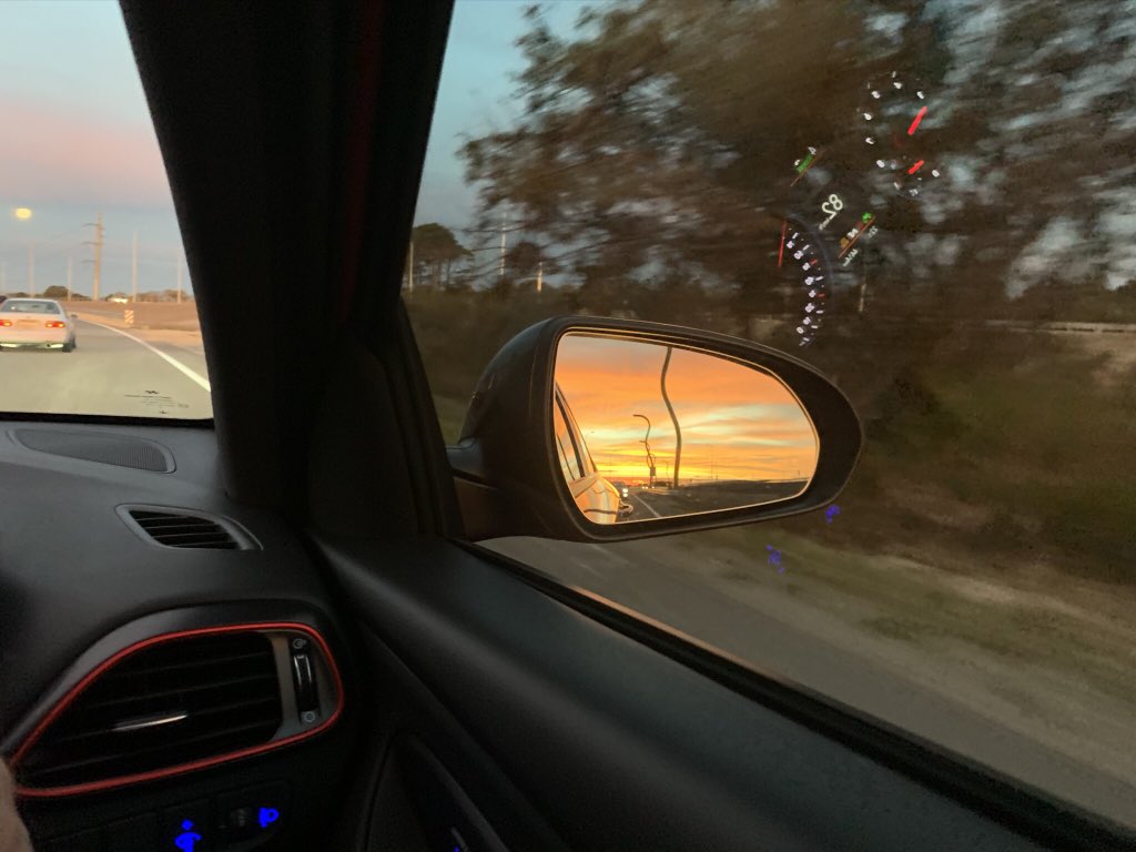 StephenBryers's tweet image. Red Sky at Night - A Sailors Delight....😎🌇☀️ Got your sunset covered right there... #Fridayisdone #reflectionoftheweek #homewardbound #sungoesdown #mooncomesup #cheekybourbonoclock