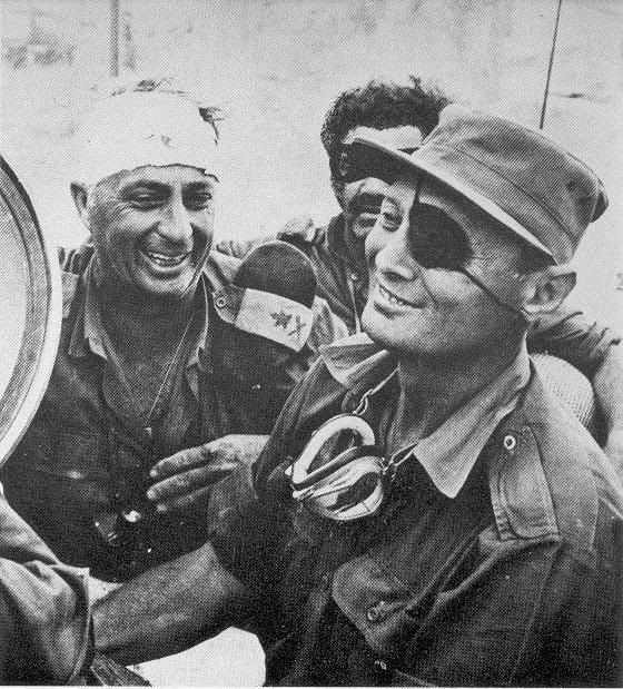 🇮🇱 Avui fa 53 anys que els exèrcits de quatre nacions àrabs es van proposar exterminar Israel. Malgrat tot, van topar-se amb un general de les IDF, amb un pegat a l’ull, que gairebé els va fer recular fins el bidet de casa seva #SixDayWar #GuerraDelsSisDies #Israel #MosheDayan