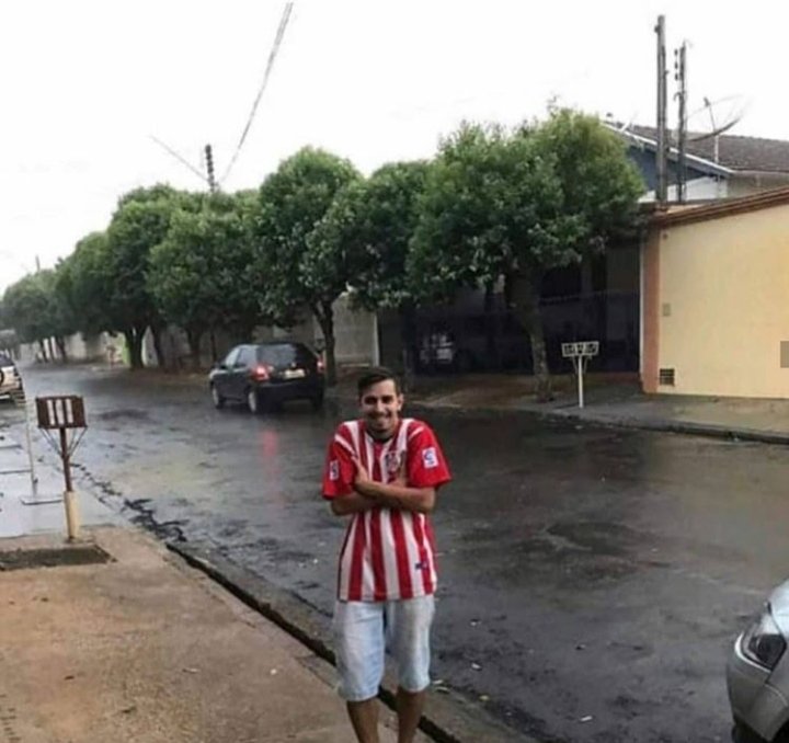 diego_sousa_'s tweet photo. Sogra: "ufa tá chovendo ele não vem hoje"

Eu: https://t.co/BCqBt3SCHY