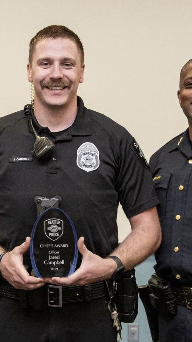 refcarter's tweet image. This is the cop who maced a 10 year old girl while his badge number was covered so he couldn&apos;t be reported. His name is Jared Campbell. Badge number 8470 #seattlepolice #PoliceBrutalityPandemic