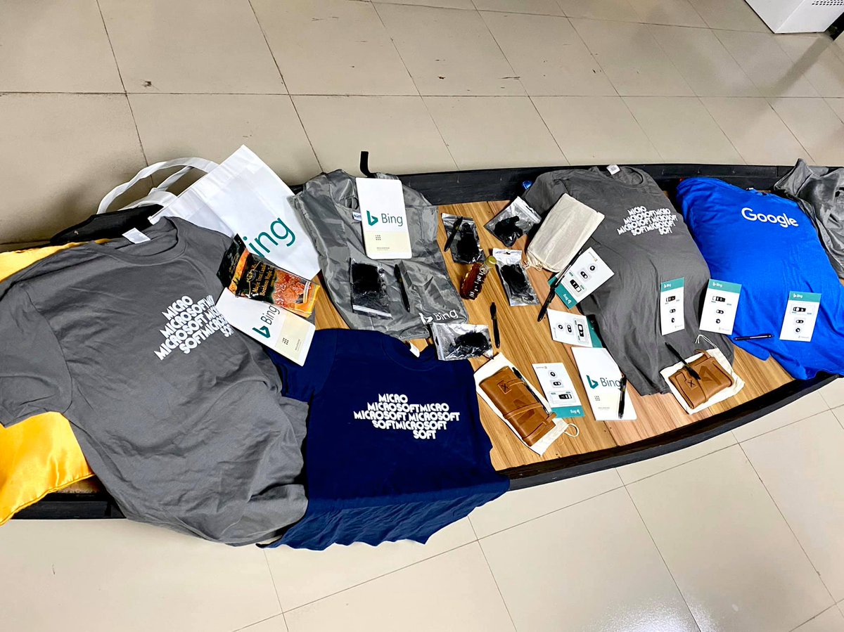 w3engineers's tweet image. Throwback February 2020: 
We were amazed seeing the boat loaded with gifts from Left Team😍

#W3engineers #SoftwareCompany #BestGifts