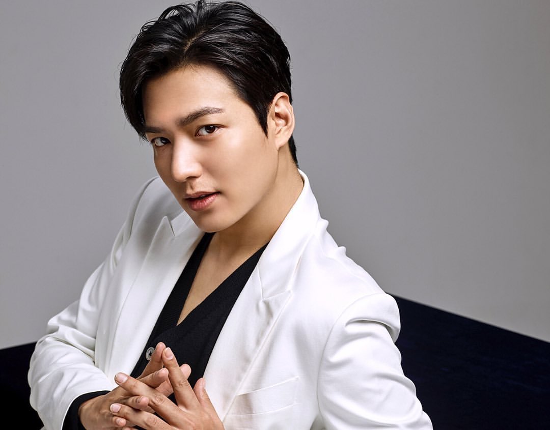 wenroad's tweet photo. Lee Min Ho Seven Luck
20200605 REPOST,
@ goodstudio7636 :
“#photo shooting #7luck #이민호”
https://t.co/SdHMsmJAIg
#SevenLuck #李敏鎬 #イミンホ #李敏镐 #LeeMinHo https://t.co/g8BxkixvKi