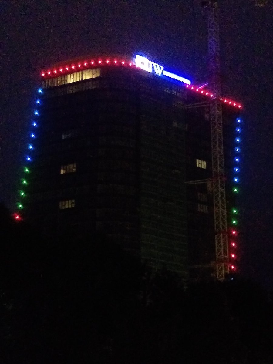 UrszulaGrzyska1's tweet photo. Zdjęcia z nocnych spacerów
#Szczecin
#HanzaTower https://t.co/z10M10Ij9a