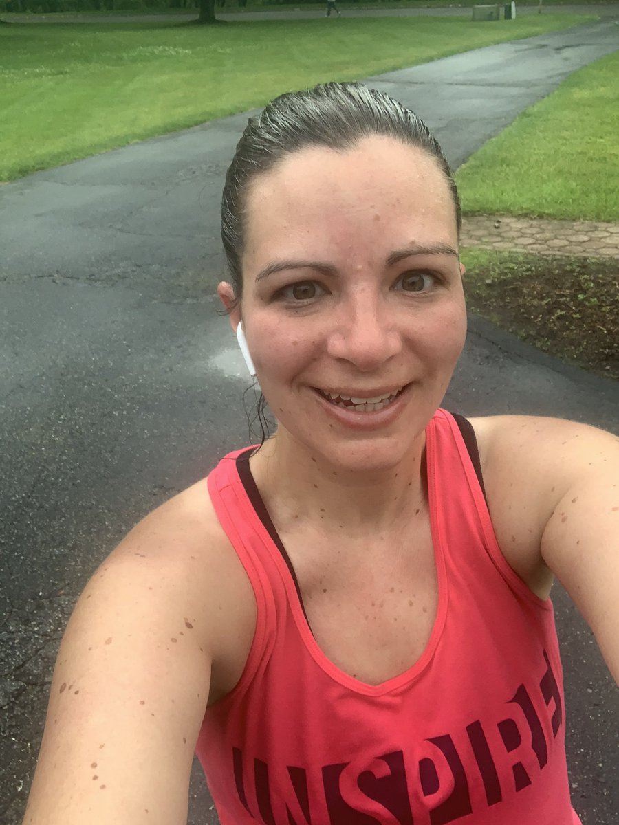 Friday Four! Any #fitleaders with me? @msafischer <a href="/JayBilly2/">Jay Billy</a> <a href="/MissRelloLIS/">Sharin Rello</a> <a href="/_AmandaFry/">Amanda Fry</a> @_SeanFry <a href="/cincottajessica/">Jessica Cincotta</a> #healthymind #healthybody