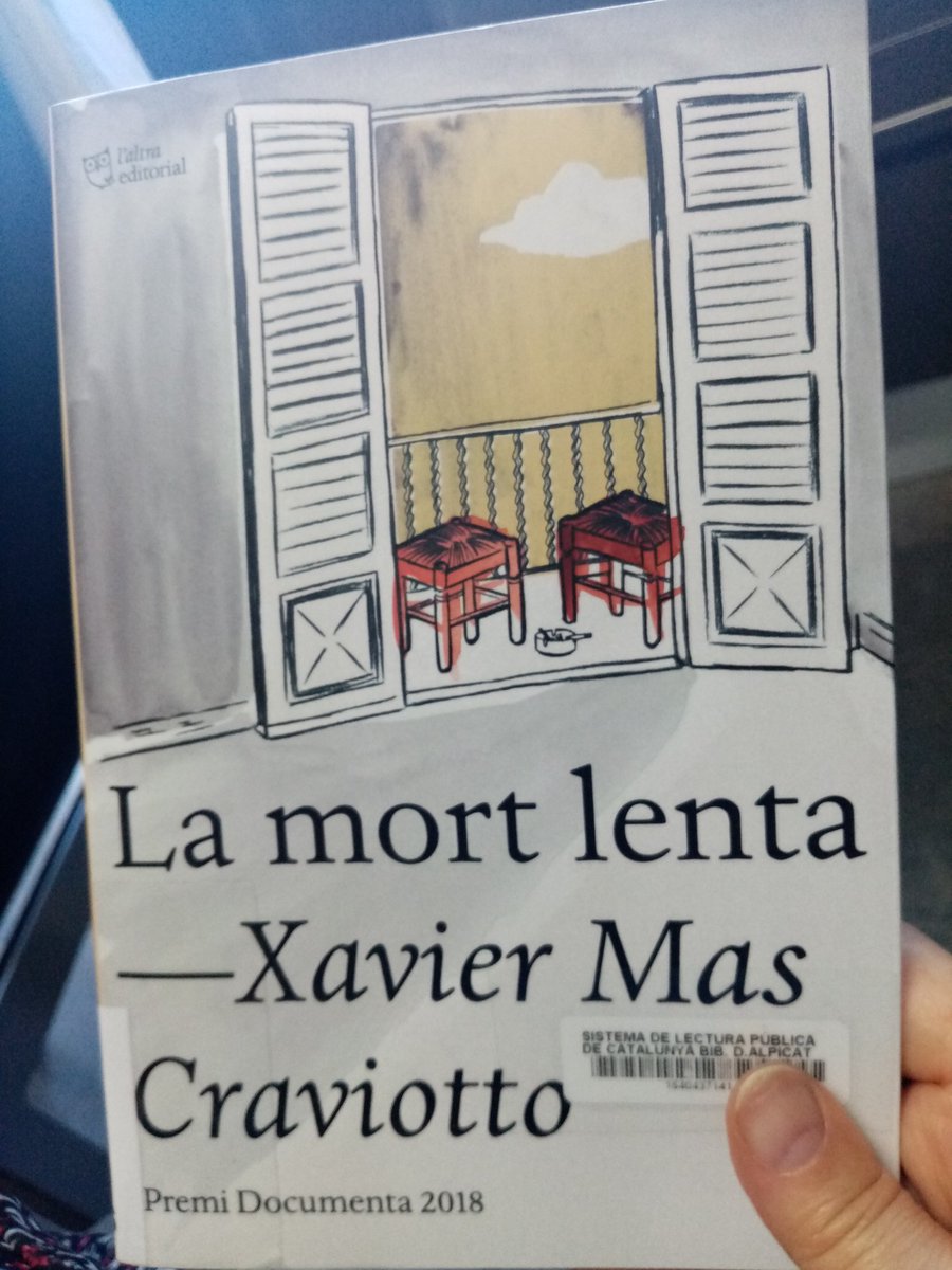 maglena551's tweet photo. Quina meravella. El confinament m'ha fet descobrir llibres fantàstics. Escrit amb un estil únic, una prosa poètica que t'enganxa i et fa pensar i t'emociona alhora. @1977GSG Guillem no sé si l'has llegit, sinó no te'l perdis.
#Lamortlenta
#premidocumenta2018
@xmascraviotto https://t.co/mIwhbrZvXp