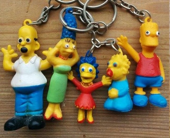 cinecutre's tweet photo. Celebramos el #DonutDay con un artículo NUEVO con tronchantes juguetes pirata basados en “LOS SIMPSON”

Vivir al lado de una central nuclear es lo que tiene. Un día te despiertas con tres ojos, el cráneo estirado o te faltan las piernas...

Ejemplos aquí:
https://t.co/bMgJ2ifIYr https://t.co/jMO5R6ay54
