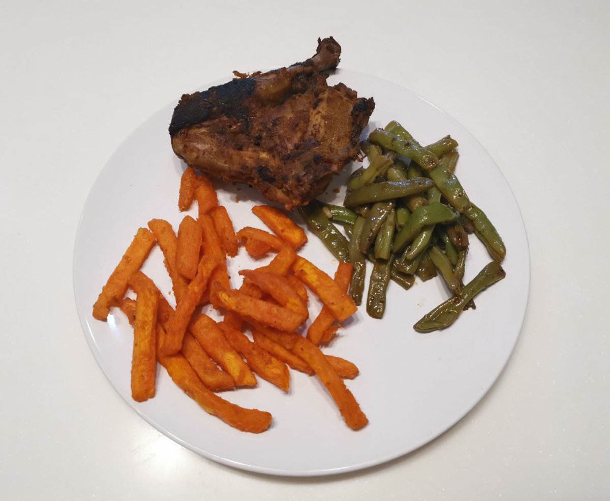 JojoSekri's tweet photo. JoJo Cooking Magic Homemade Garlic bread, Lemon chicken, Sweet potato fries and Fried beans
JojoCookingMagic Recipe
#homemadebaguette #garlicebread #lemonchicken #sweetpotatofries #friedbeans #wildyeastwater #nomsg #healthyfood #selbstgemacht #foodie @jojosekri @jojocookingmagic https://t.co/bwUdd2Ldnx