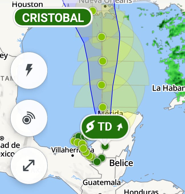 YHuracanes's tweet photo. ( Cristóbal) hizo su giro hacia el norte Noreste, se mantiene como depresión tropical y se espera que en las próximas horas cuando regrese al golfo se convierta de nuevo en tormenta, sus Vientos son de 35 millas y ráfagas de 45 millas, se desplaza a 7 millas por hora. https://t.co/KyT3HXQef3