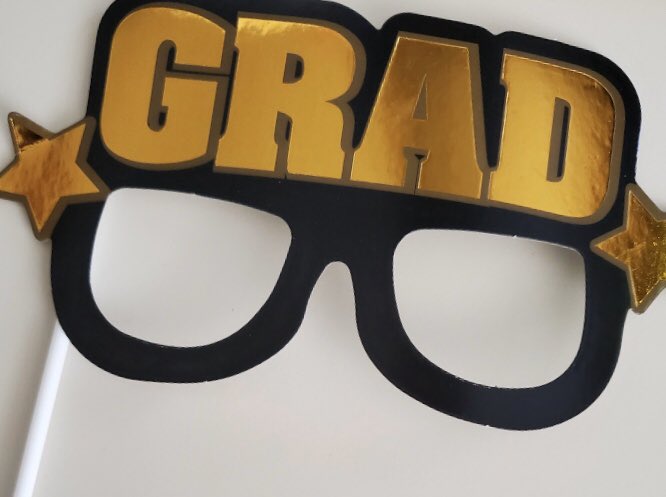 PPS_CPI's tweet photo. Thanks to our #churchlandprimary PTA for gifting our rising 7th graders on their virtual graduation. Our school family wishes you all the best of luck in your futures! #FutureLeadersOfAmerica #rising7thgraders @PortsVASchools @ebracyPPS https://t.co/LGNinhK7aO