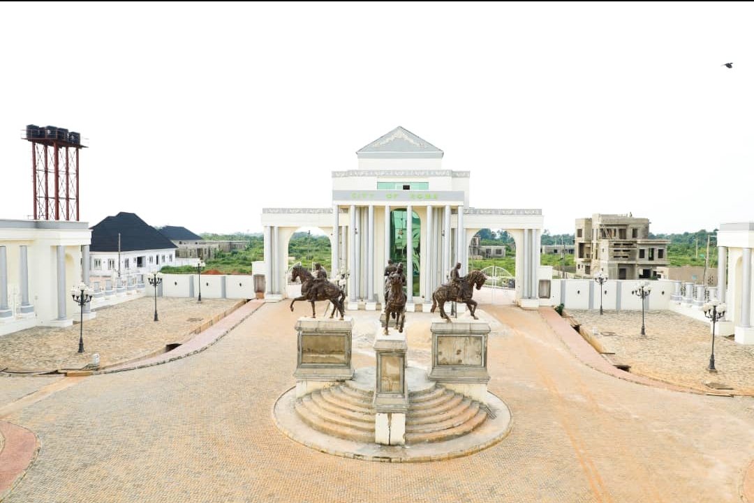 Dayọ̀ Ajíbádé tweet media