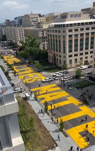 Massive Black Lives Matter mural painted near White House dlvr.it/RY3cTN