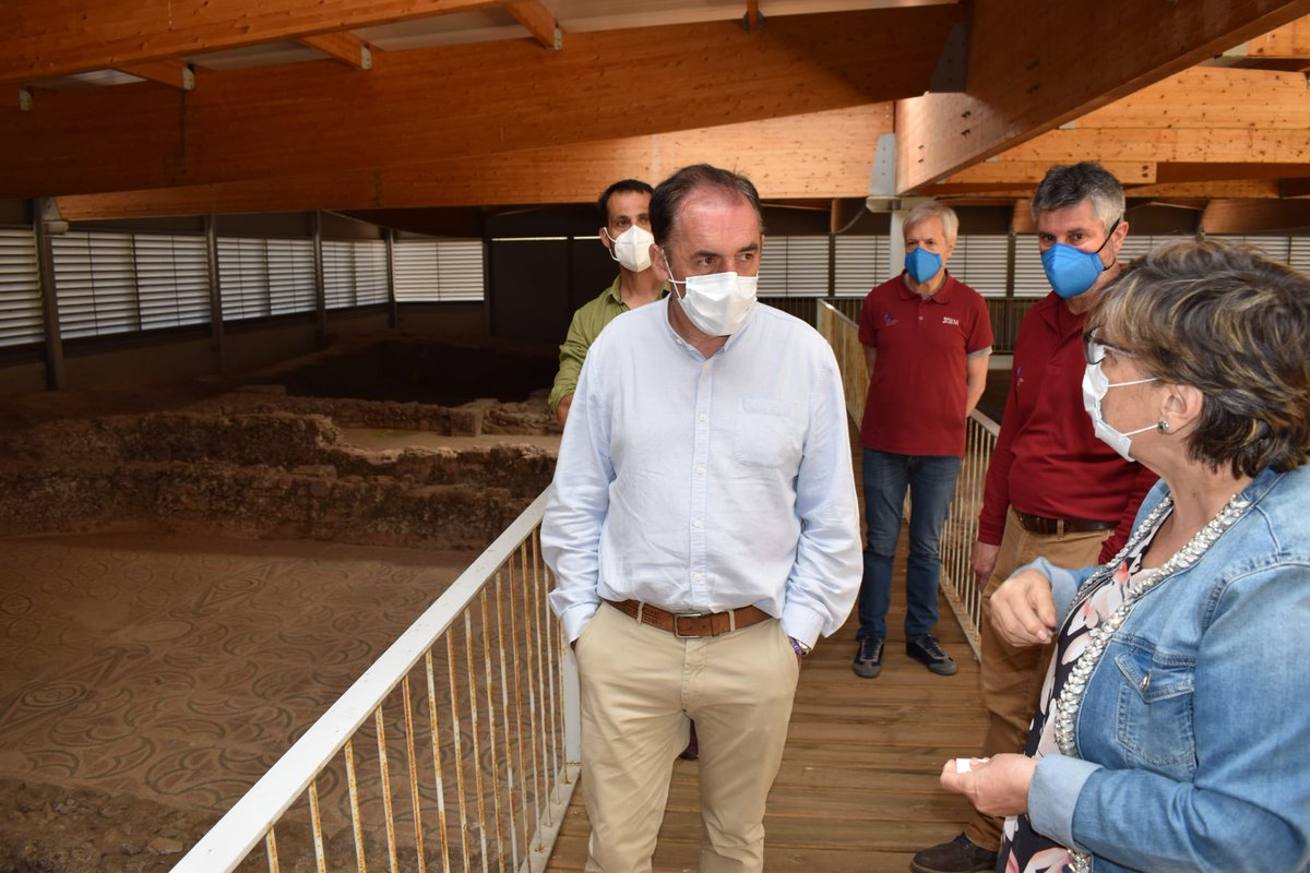dipsoria's tweet photo. "Aprovechemos la oportunidad de conocer la riqueza  que nos ofrece nuestra provincia, como el museo de Cuevas de Soria que abre sus puertas este fin de semana" ha destacado Benito Serrano que ha comprobado las medidas de seguridad puestas en marcha para poder abrir al público https://t.co/3HHIZJqZhA