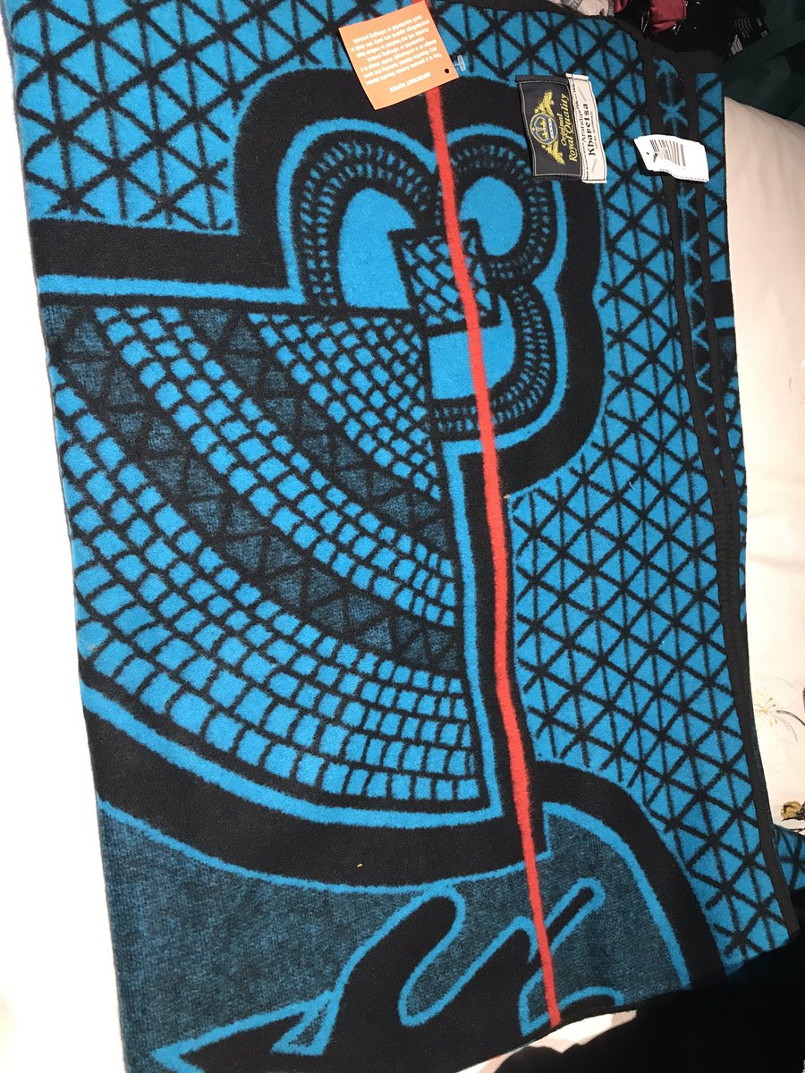 Sebata7802's tweet image. Which blanket colour is the best? DM me for your taste and order. R950 for a blanket. #BasothoBlanket