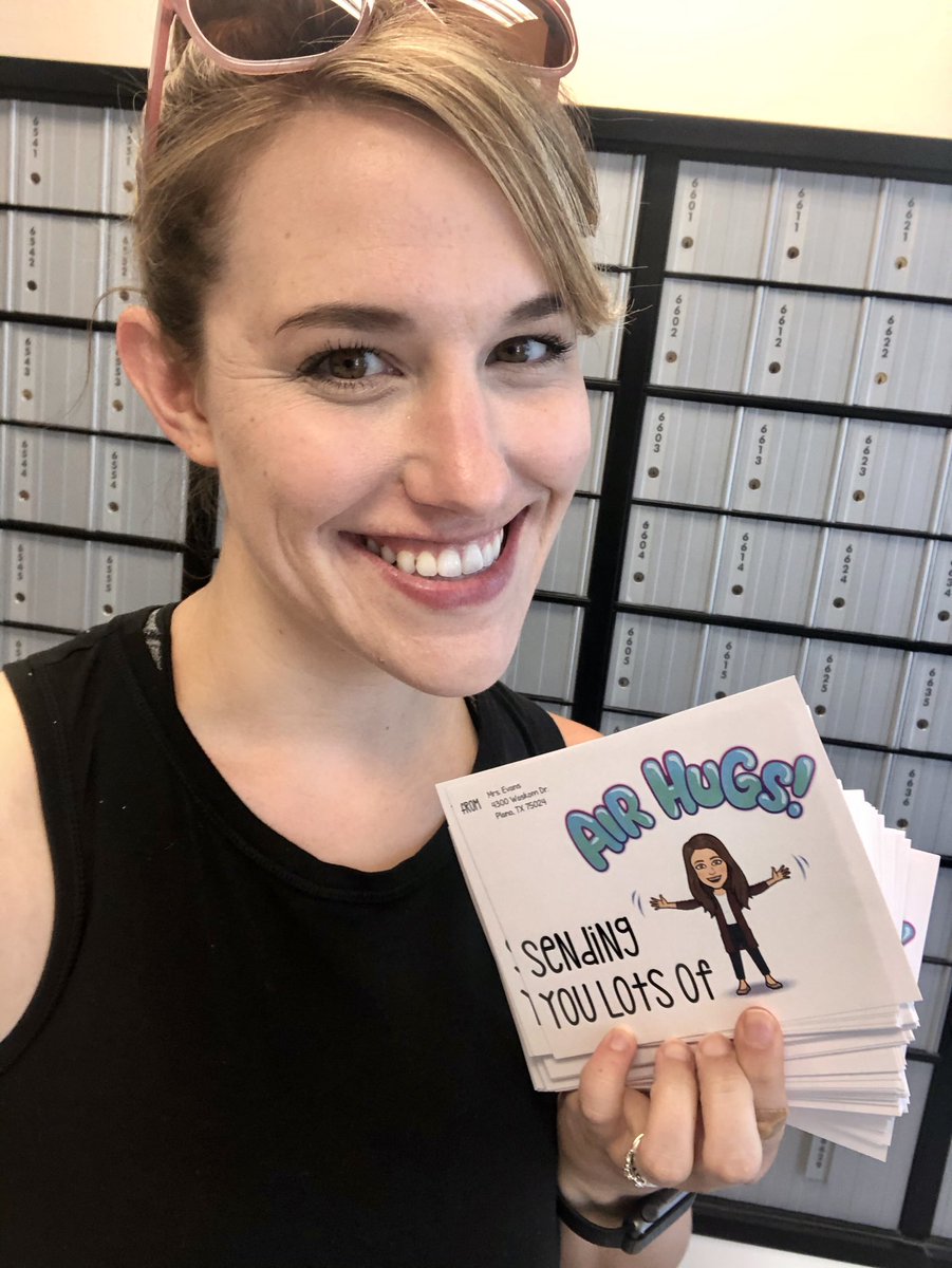BorchardtQuest's tweet photo. Woohoo! Just dropped a bunch of postcards in the mail for students ❤️ https://t.co/vA1bmF2KRj
