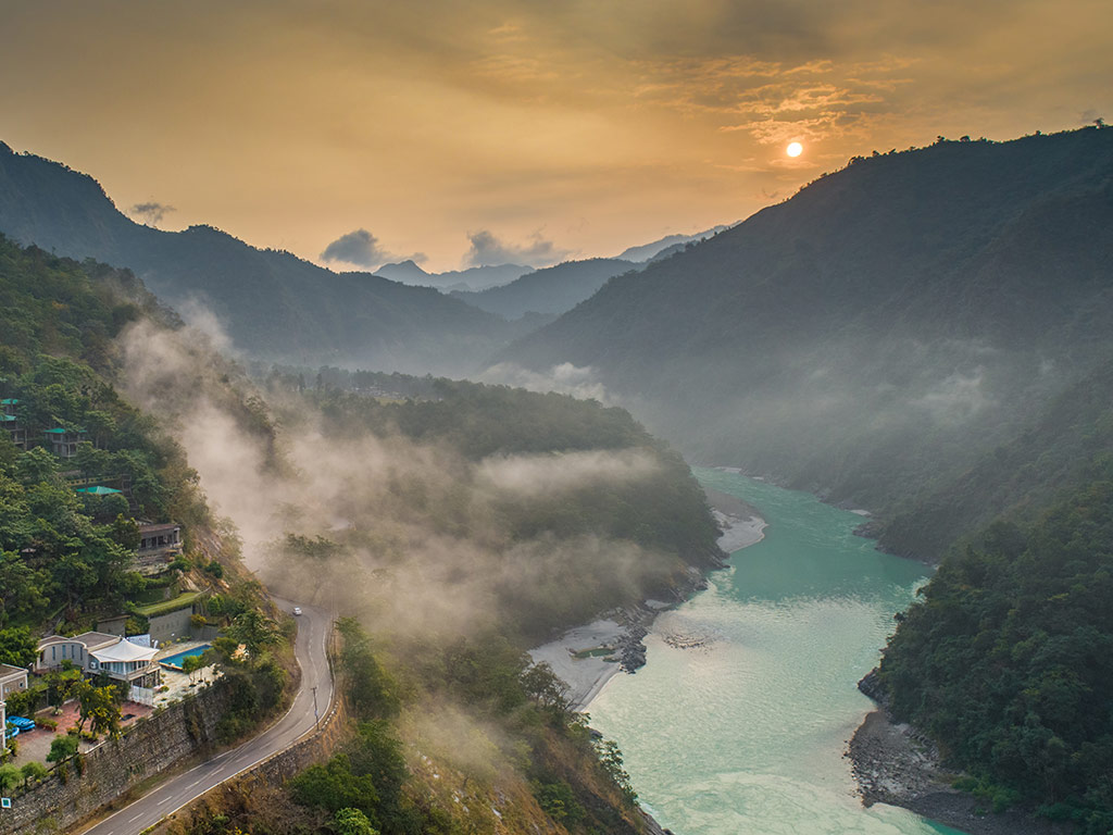During a testing period in Nov 2018, Sumeru Bahuguna went seeking solace by the Ganga in #Rishikesh.

Send us your #DailyShot entries for our ongoing #SoloTrip contest here: natgeotraveller.in/dailyshot/. Top three winners get a two-night stay at one of OpenSky's resorts. T&amp;C apply.