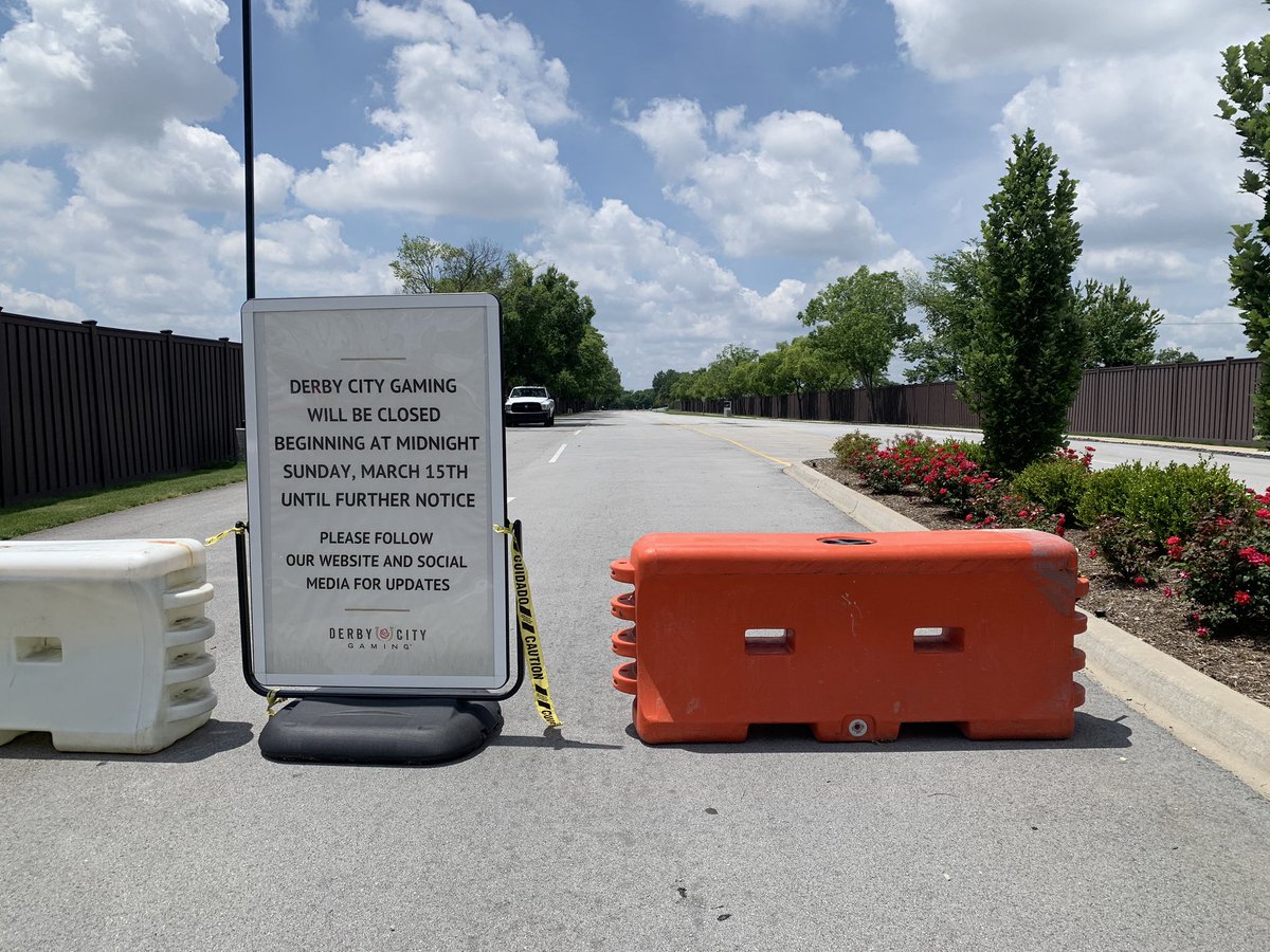 JessBardReports's tweet photo. Kentucky historical horse racing facilities, like Derby City Gaming in Louisville, are allowed to reopen on Monday, June 8 at the direction of @GovAndyBeshear. Beshear says they’ll open at 1/3 capacity, with social distancing, cleaning and hand sanitizing stations. @WDRBNews https://t.co/EgoAj0k0NR