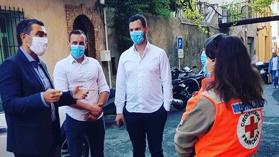 EricPAUGET1's tweet photo. Ce matin avec @JPDERMIT &amp; Nicole Pradelli ns avons assisté à la remise gracieuse de 3000 masques de protection à la Croix Rouge de #Biot par l’entreprise biotoise Blueprint Solution.
Merci à ces jeunes entrepreneurs qui représentent l’espérance de notre pays !
#Solidarité https://t.co/fepEdBF1Ph