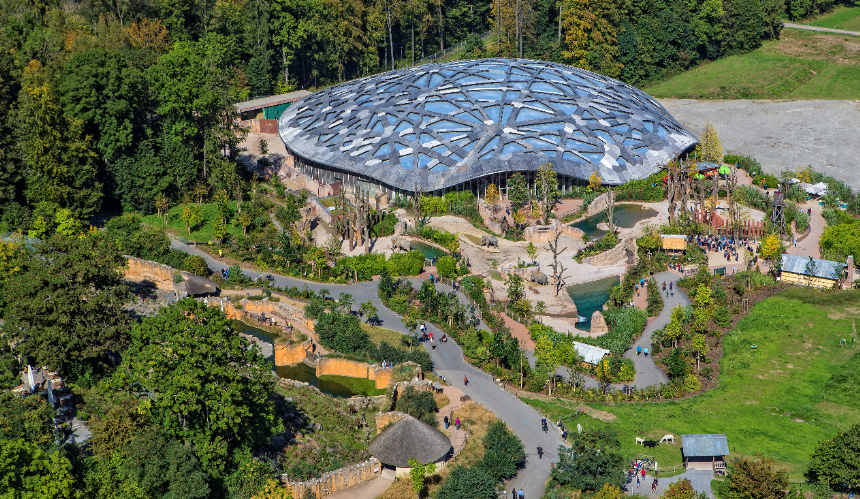 Sika veut façonner l'avenir de manière #responsable en mettant l'accent sur six domaines de #durabilité, Sika veut façonner l'avenir de manière responsable. #SikaCares #JME