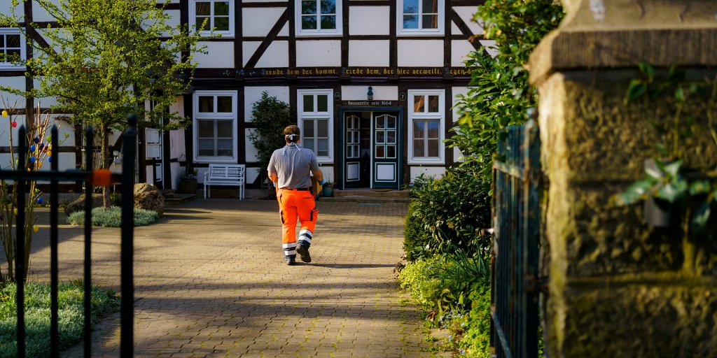 Schönen Start ins Wochenende! Ob du nun frei machen kannst, arbeitest, Menschen hilfst, Kraft tankst oder noch gar keine Ahnung hast, was bei dir anstehen soll: Wir wünschen dir eine tolle Zeit. ☀️🎊🎈

📸: Simonsen