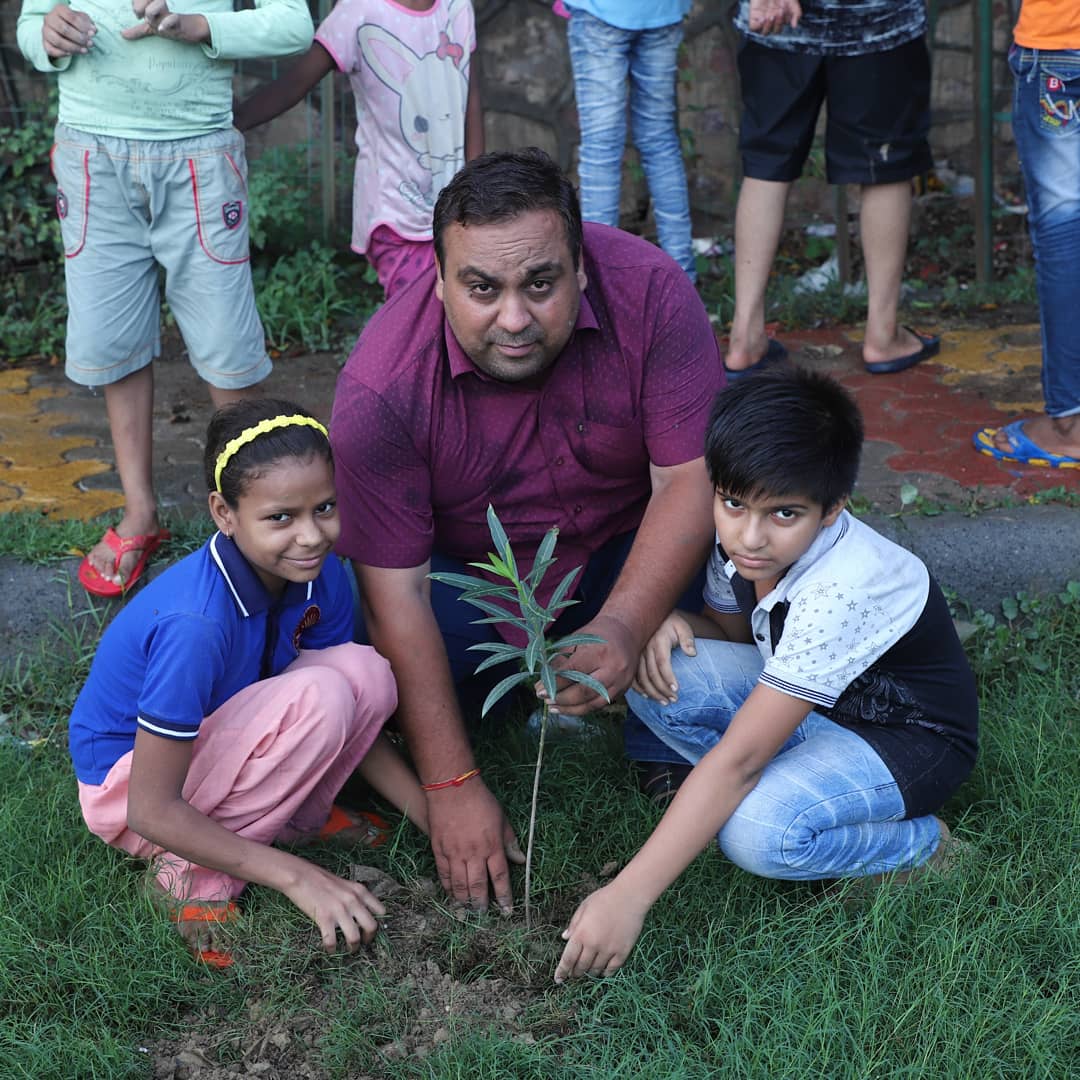 jvmtrust's tweet image. #repost 
#worldenvironmentday 

Let us give our coming generations a healthier and happier environment to have a beautiful life…🌍

#WorldEnvironmentDay2020 #plantation #plantingtree #jvmtrust