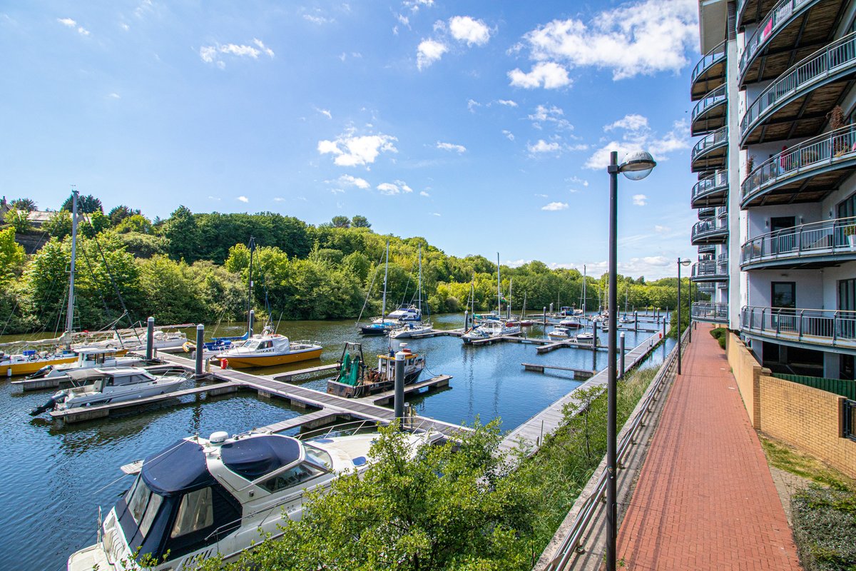 MGYCardiff's tweet photo. TO LET | First Floor Apartment
Victoria Wharf, Cardiff Bay
▫️Immaculate, Waterfront Apartment
▫️Balcony with Superb Views
▫️FURNISHED To A High Standard
▫️£1,395pcm
*Video Tour Available*
https://t.co/d3SUOXgDkc
#mgyproperty #cardiff #lettings #furnished #cardifbay #immaculate https://t.co/v2goYqb1aX