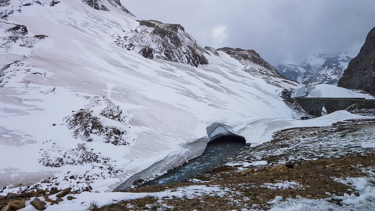 Grâce aux équipes 👷 ‍de déneigement, le #coldeliseran ouvrira ce samedi 6 Juin dès 6h du matin à la circulation 🚗
-
➡ Accès au ski ⛷ d'été sur le glacier du Pisaillas (👉 Renseignements auprès de <a href="/valdisere/">Val d'Isère</a>  )