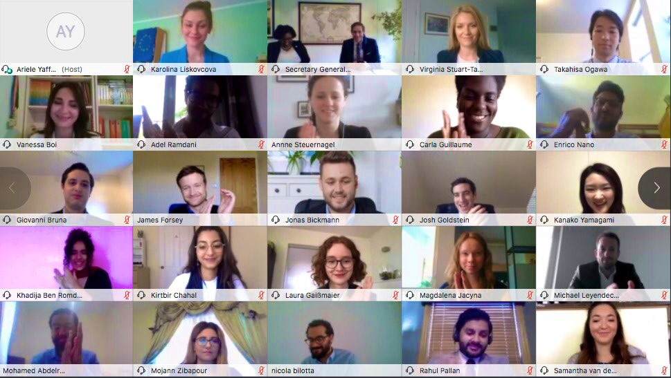 Mojann's tweet photo. Finally, all the delegates came together on the final day of the #Y7Summit2020 to vote on the communiqué! So proud to have taken part of this and excited to continue advocation for youth here in Canada 🇨🇦 Thank you @YDCanada and @ypfp and to all the new friends I’ve made! https://t.co/PFTRrQv1Of