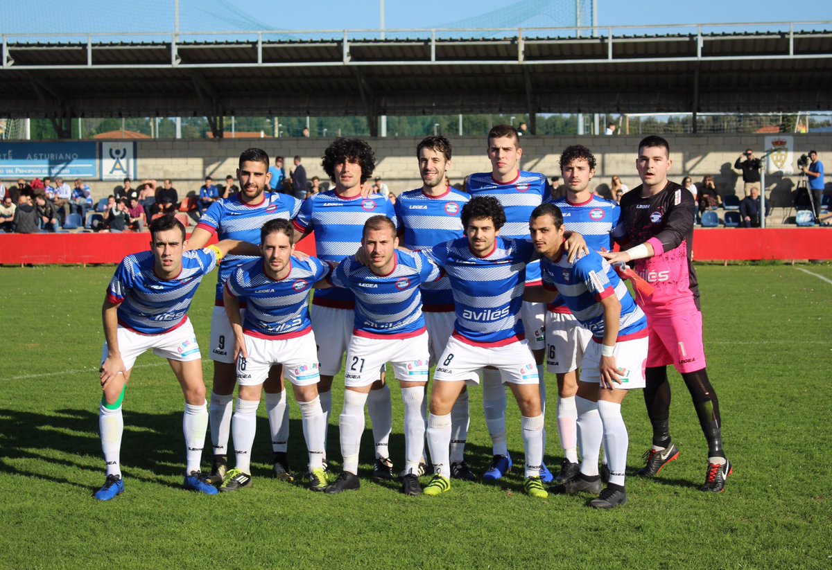 VictorAbajas's tweet photo. 🎉 Gran día para el fútbol popular. ¡El @AvilesStadiumCF 🇭🇳 es equipo de Tercera División!

✍🏻 La resolución de @AsturFutbol propicia el ascenso del conjunto blanquiazul junto al del @RTitanico y el del @ValdesotoCF1961.

🙌🏻 ¡Enhorabuena, amigos!

🔰 #FútbolPopular https://t.co/xmrtIy2bvx