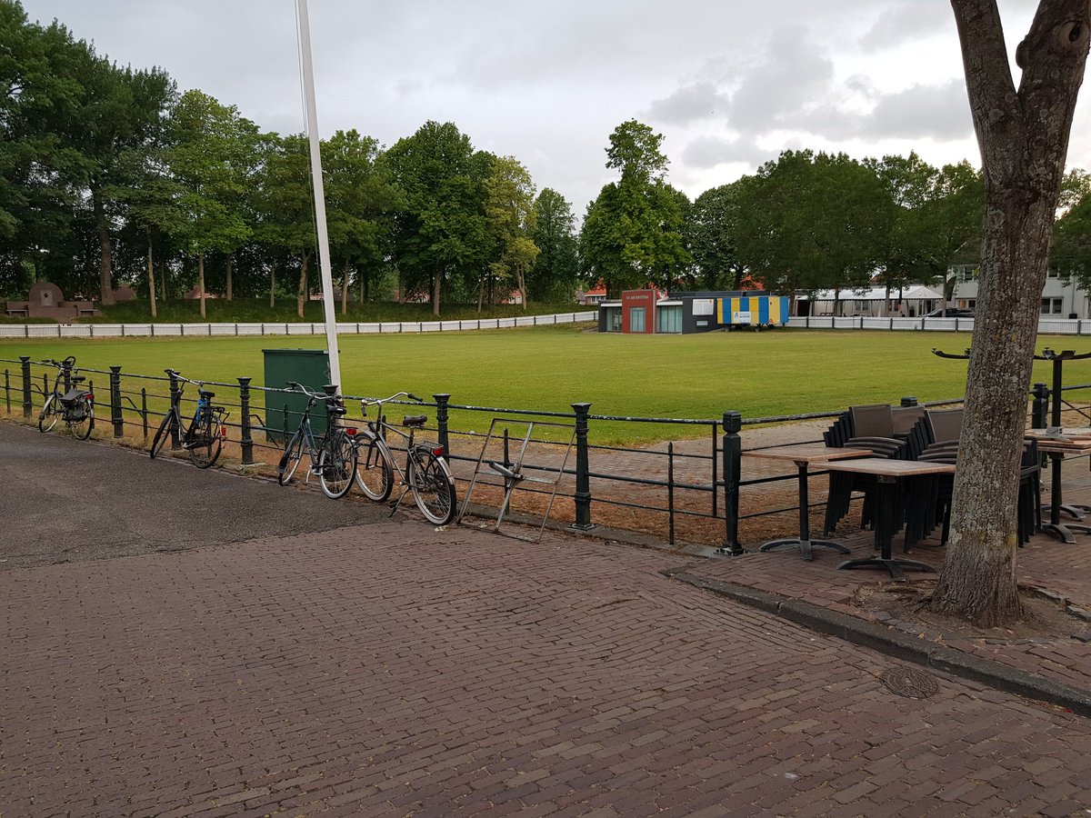 zachtebalpc's tweet photo. Zoek de verschillen 😥 Morgen helaas geen #ZachteBalPC #kaatsen #franeker #zbpc2020 https://t.co/JNUaBaCcaB