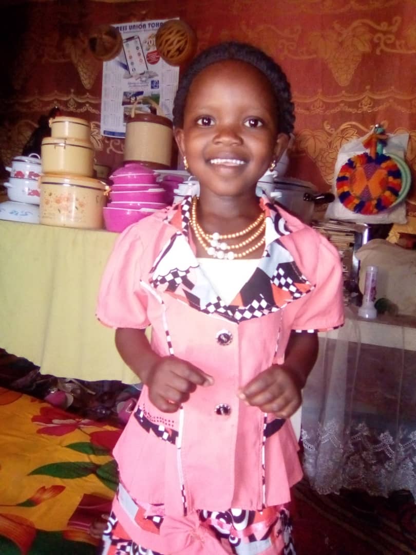BKakiang's tweet photo. Belle sourire ma belle https://t.co/eUmmSnpJtF