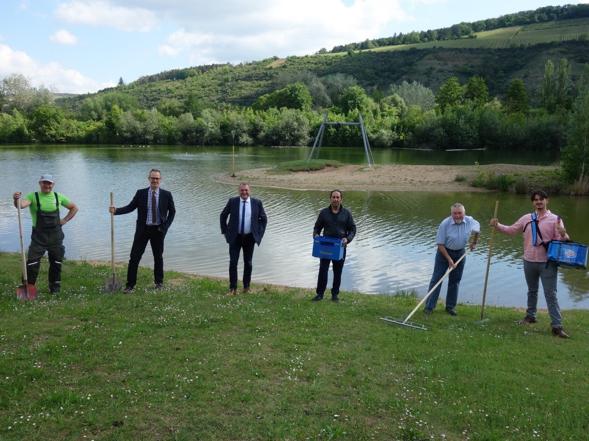 mainlike's tweet photo. „Urlaub dahemm“- Badesaison am Erlabrunner See startet https://t.co/mgZLsbjUST #erlabrunn #badesee #freizeit #baden #ferien #see #natur #würzburg #mainfranken #unterfranken https://t.co/YD9u6rNv1q