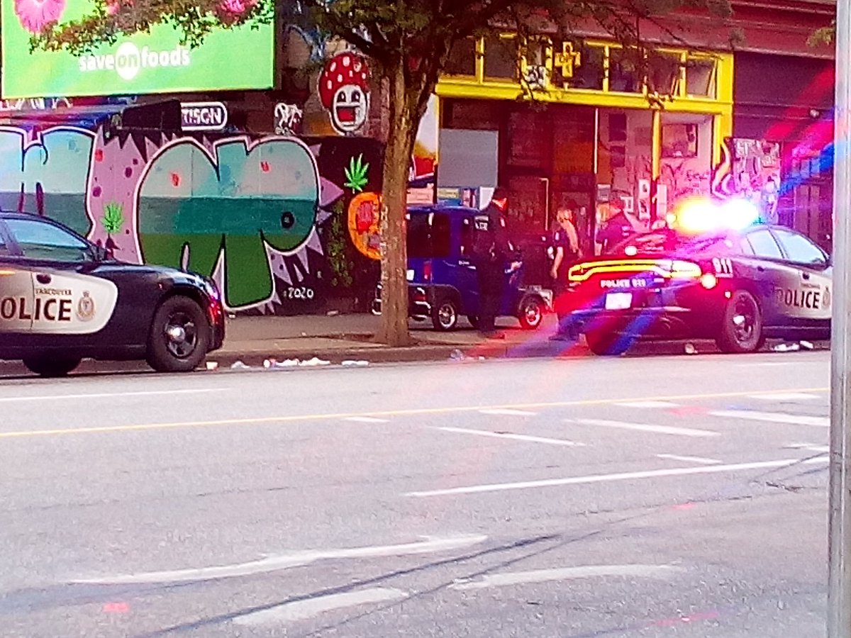 kwardvancouver's tweet image. #DTES #defundVPD #vanpoli 
what is this even