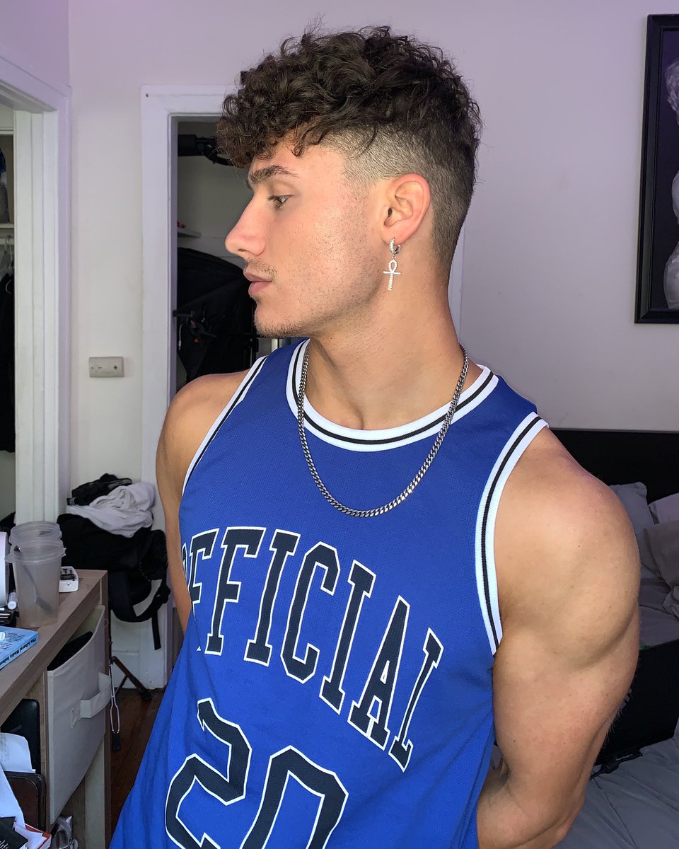 Aaronthekid on Twitter: "RT if you’ll help me clean my room?😍 https://t